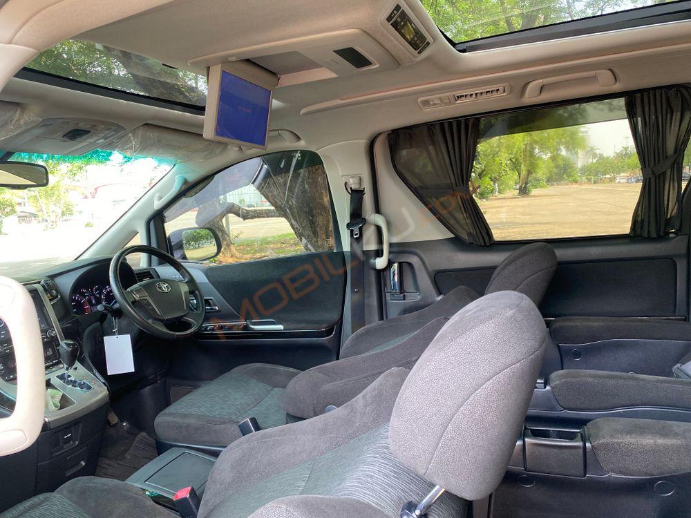 Mobil Toyota Alphard 2014