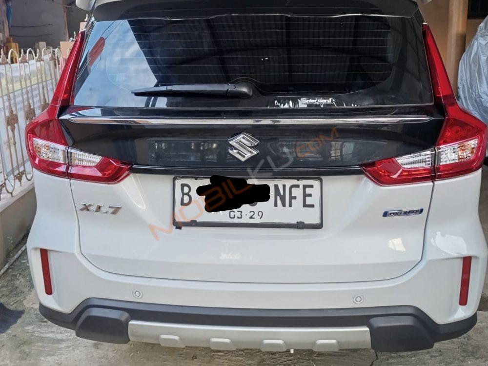 Mobil Suzuki XL7 2024