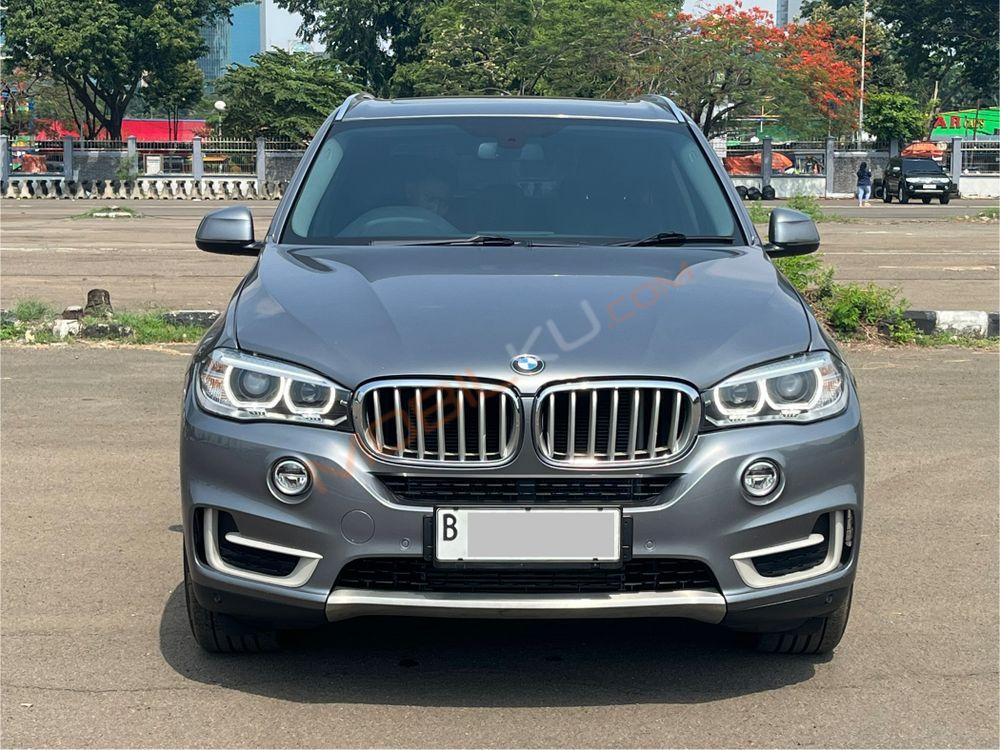 Mobil BMW X5 2015