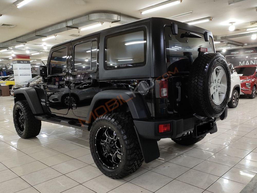 Mobil Jeep Wrangler 2013