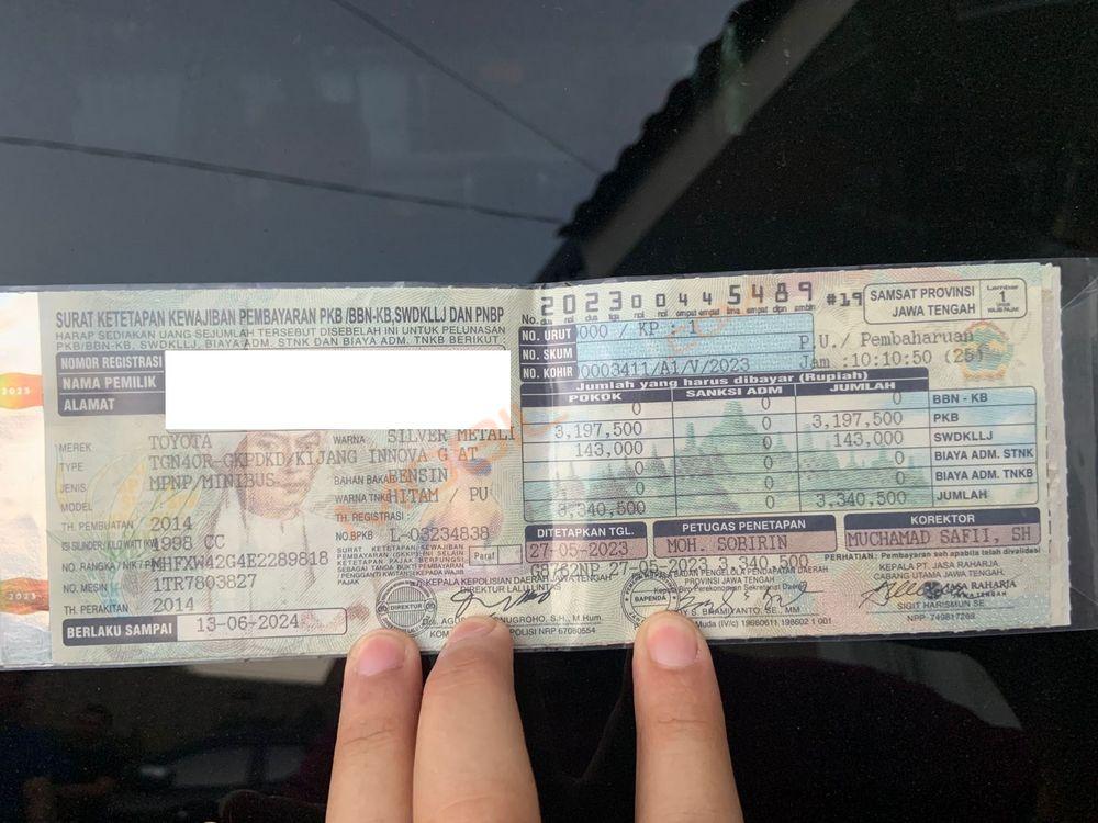 Mobil Toyota Kijang Innova 2014