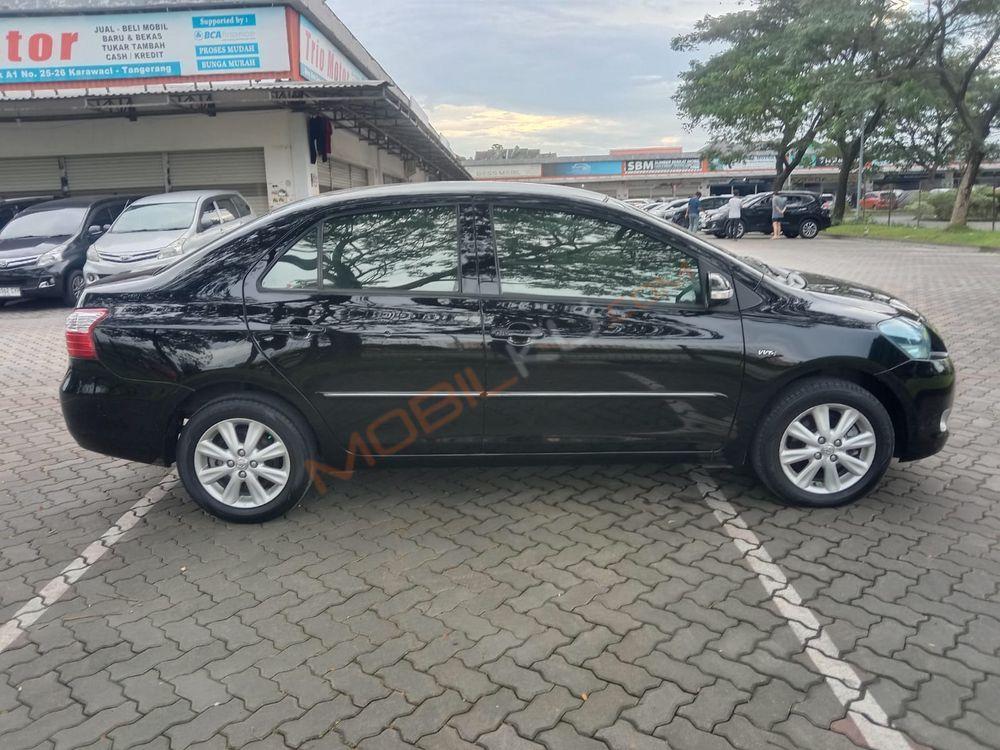 Mobil Toyota Vios 2013