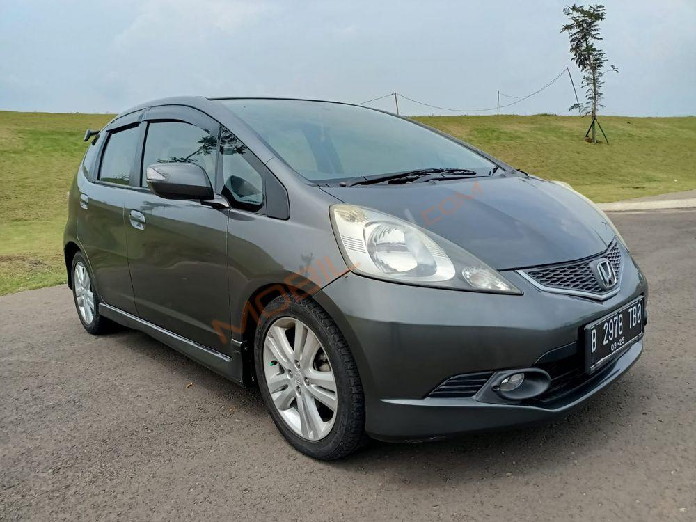 Mobil Honda Jazz 2010