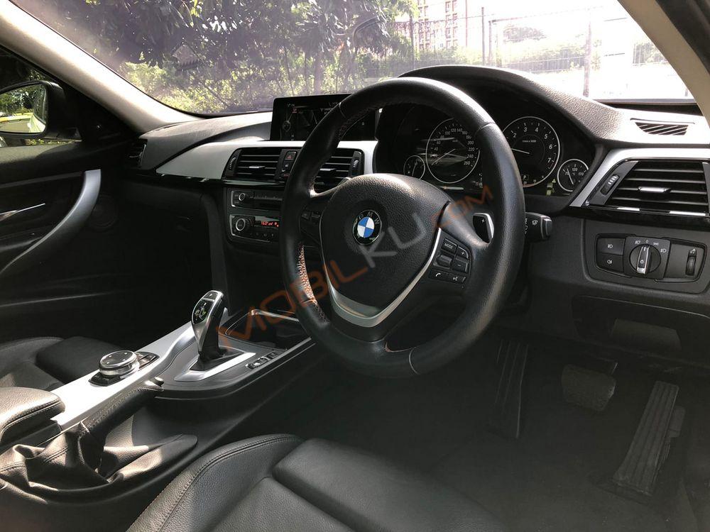 Mobil BMW 3 Series 2014