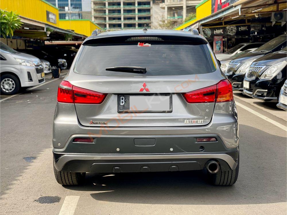 Mobil Mitsubishi Outlander Sport 2012