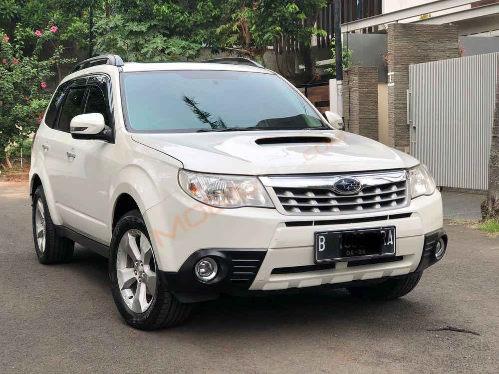 Mobil Subaru Forester 2012
