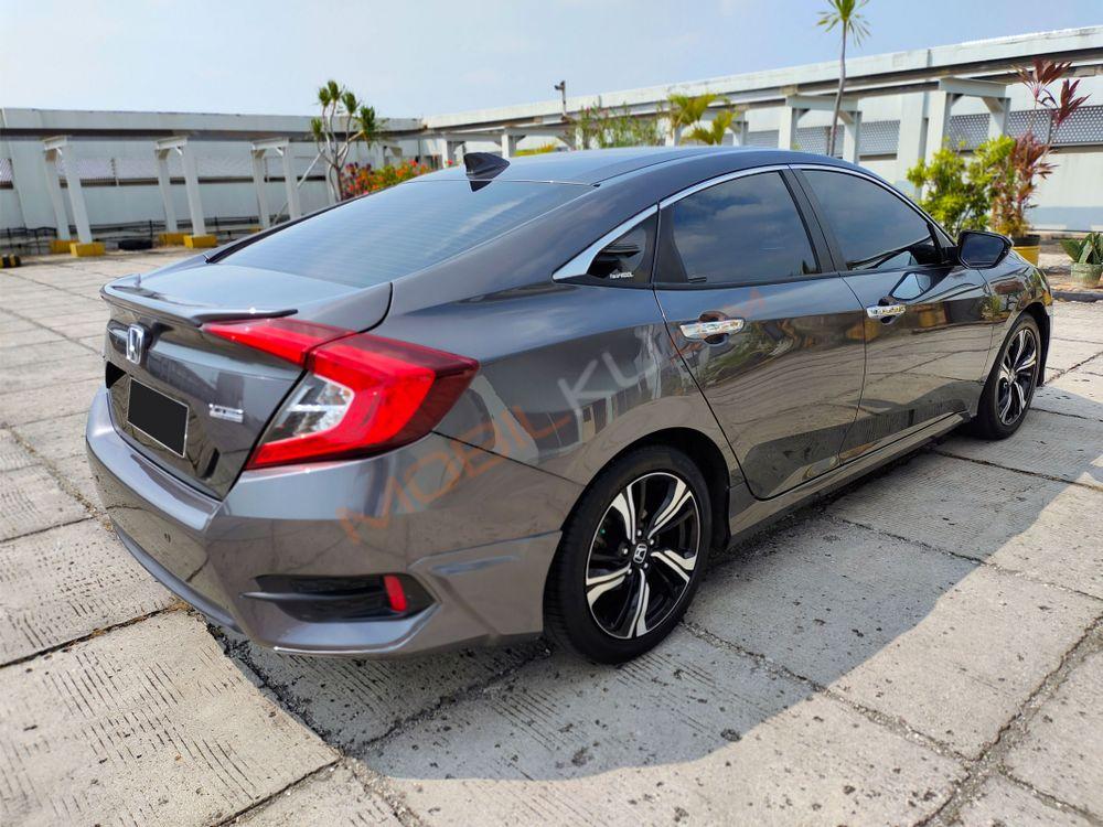 Mobil Honda Civic Sedan 2017