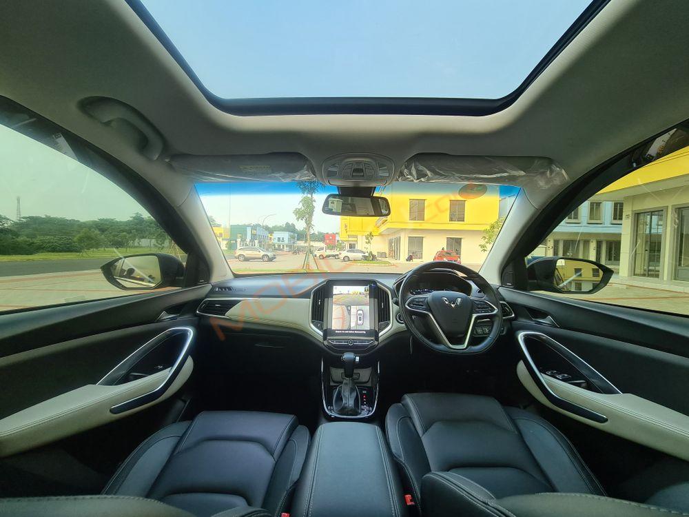 Mobil Wuling Almaz 2019