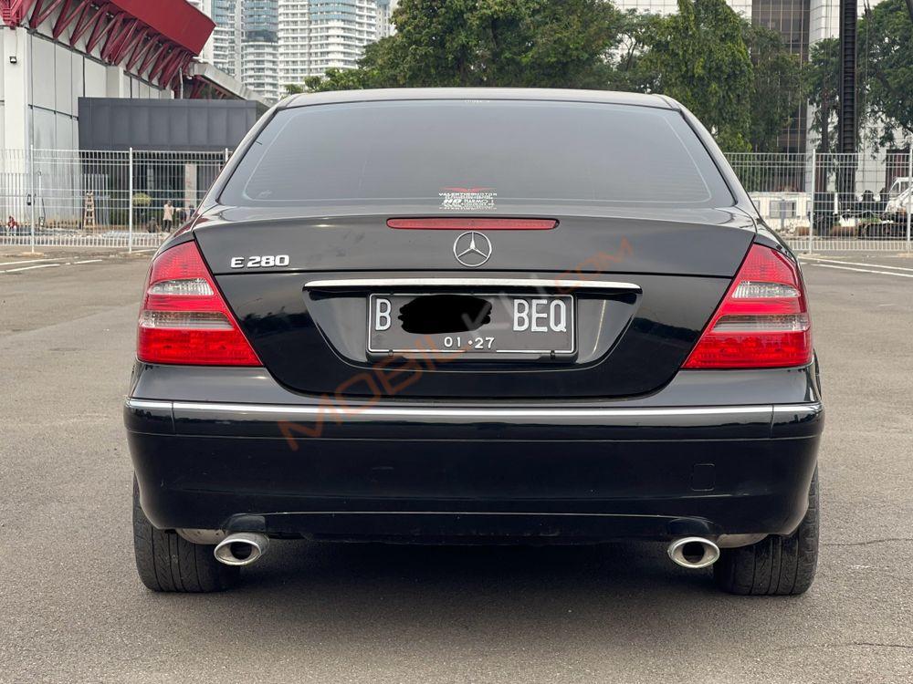 Mobil Mercedes-Benz E-Class 2006