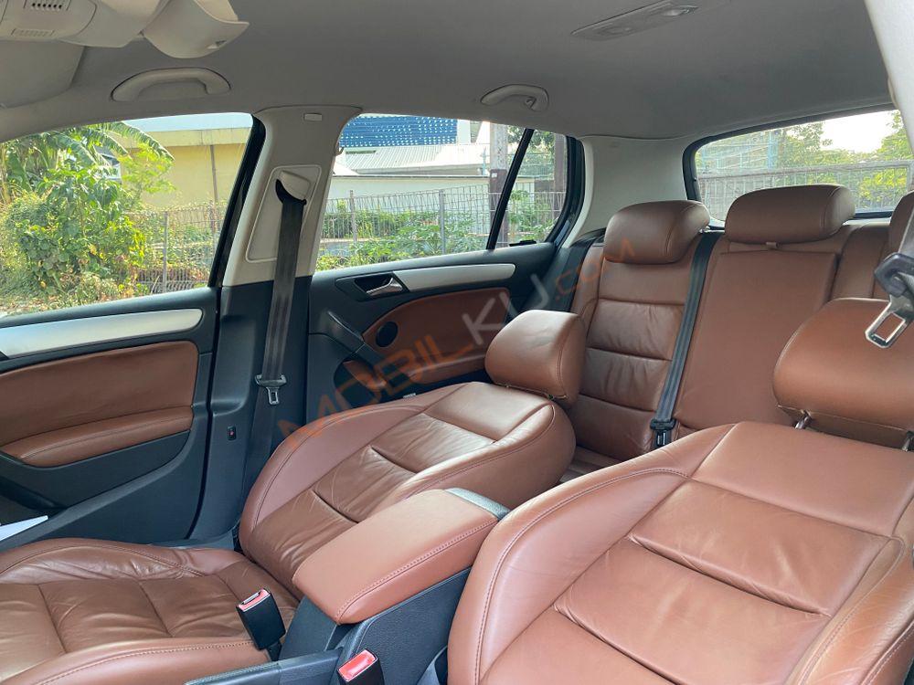 Mobil Volkswagen Golf 2013