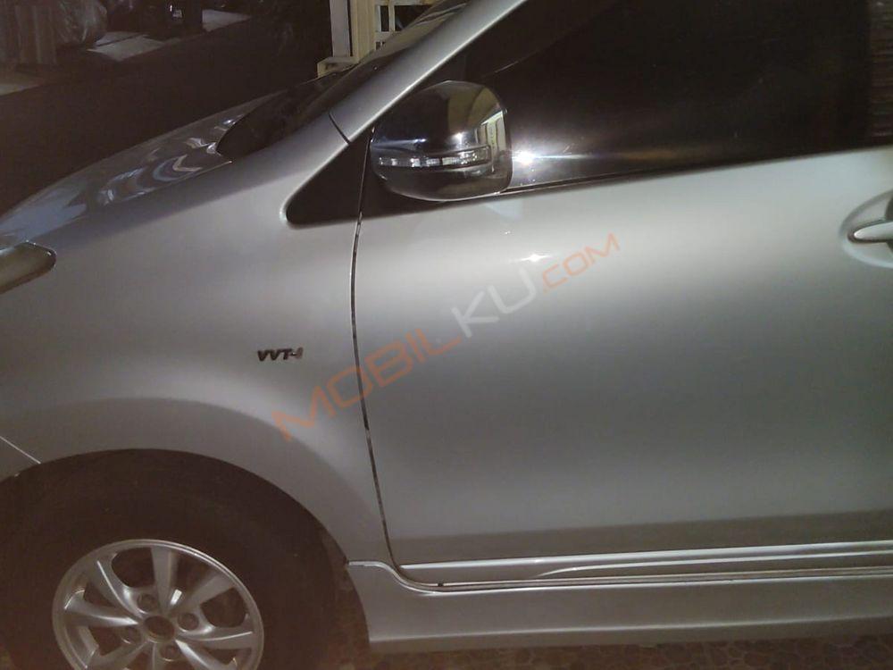 Mobil Toyota Avanza 2014