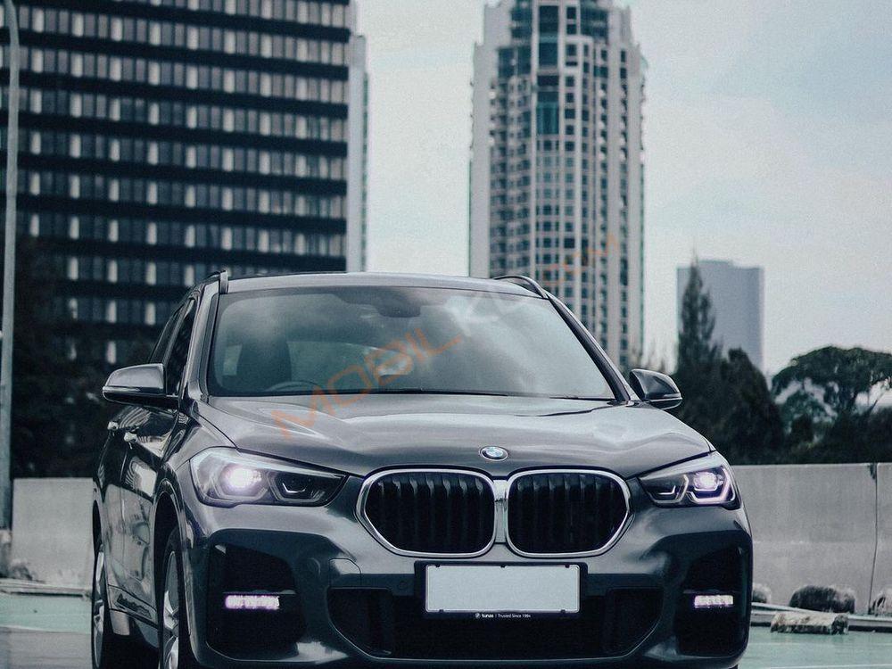 Mobil BMW X1 2022