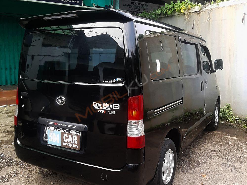 Mobil Daihatsu Gran Max 2016