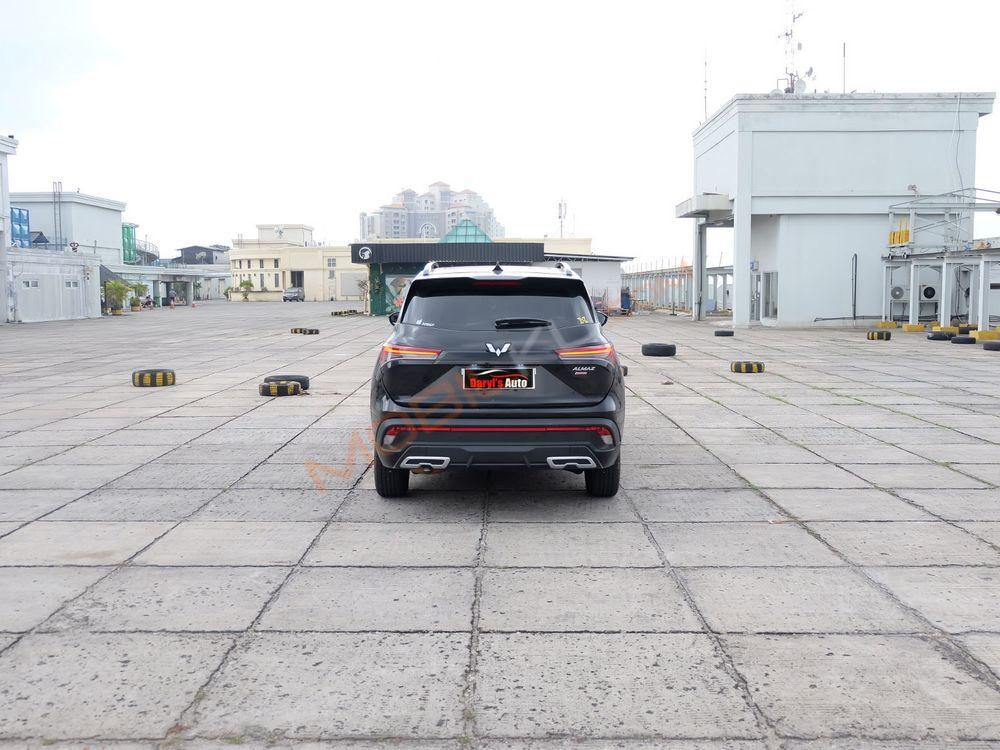 Mobil Wuling Almaz 2021