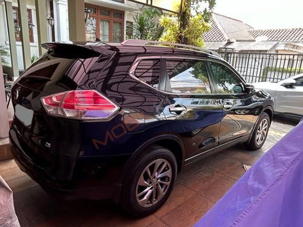 Mobil Nissan X-Trail 2015