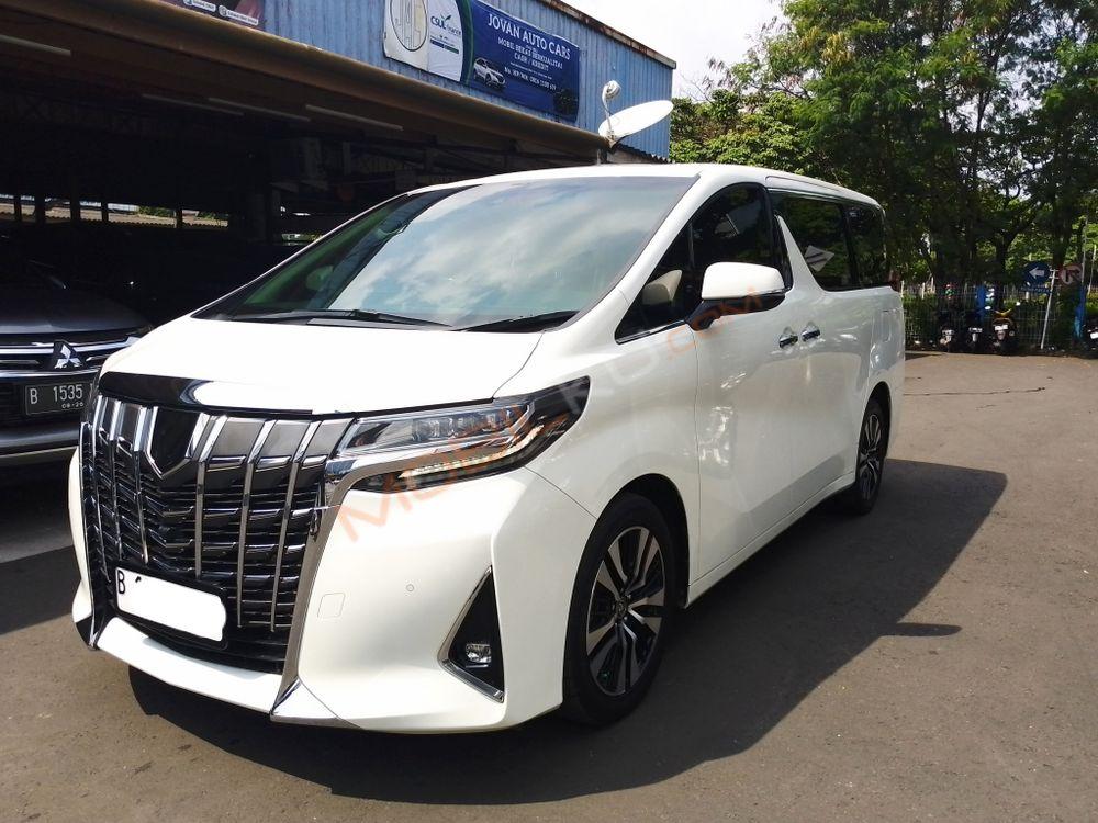 Mobil Toyota Alphard 2020