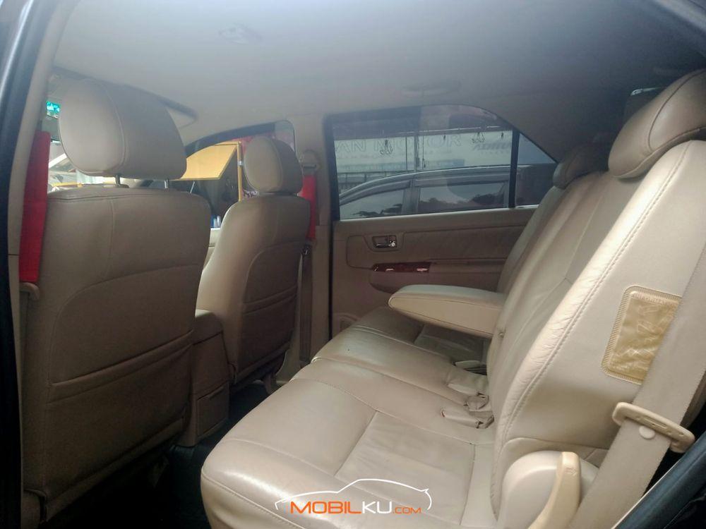 Mobil Toyota Fortuner 2007
