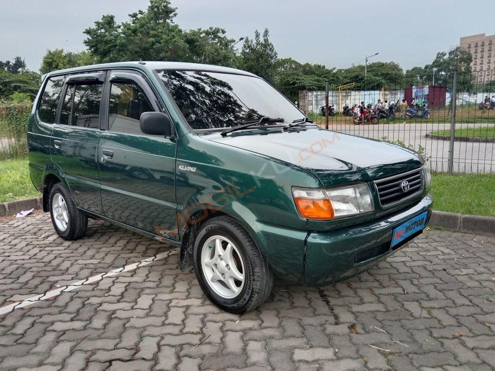Mobil Toyota Kijang 1997