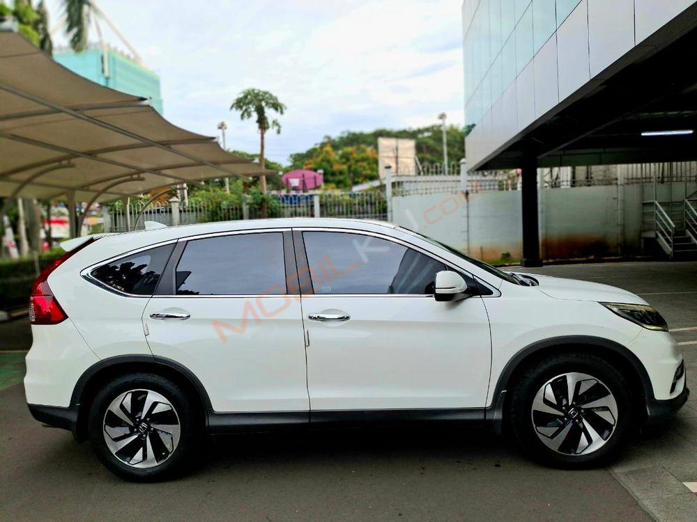 Mobil Honda CR-V 2015
