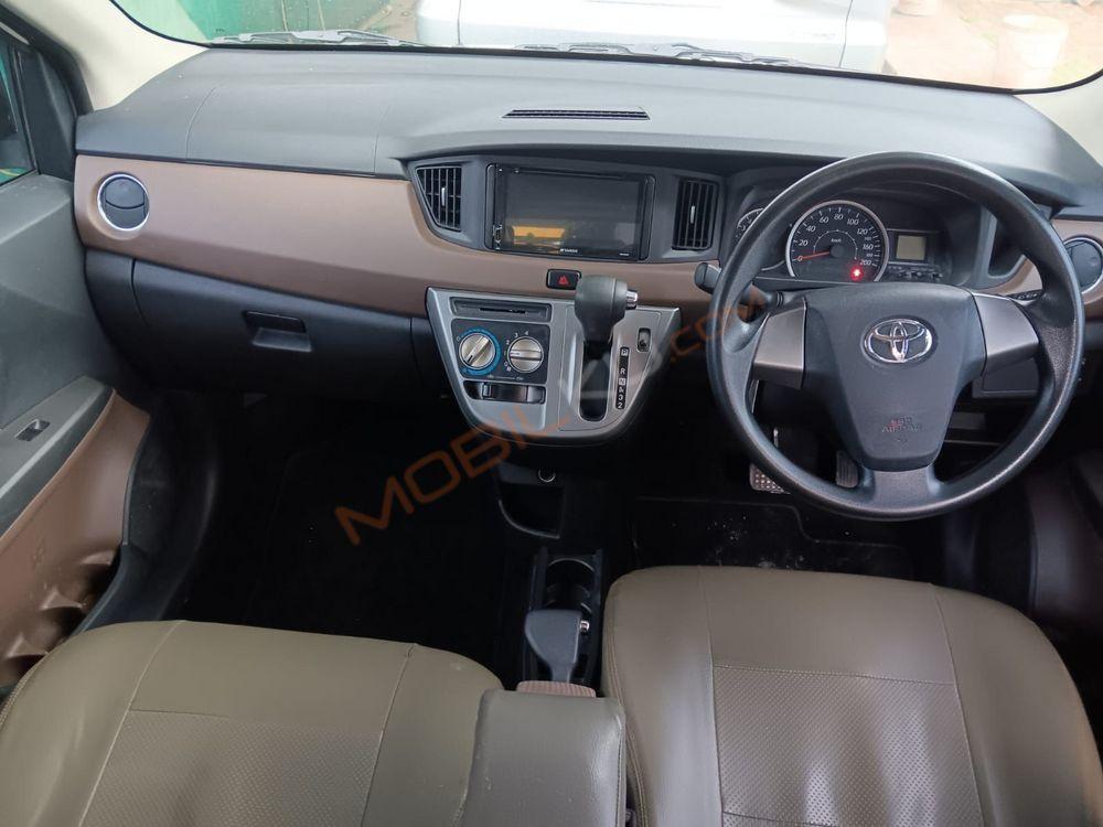 Mobil Toyota Calya 2018