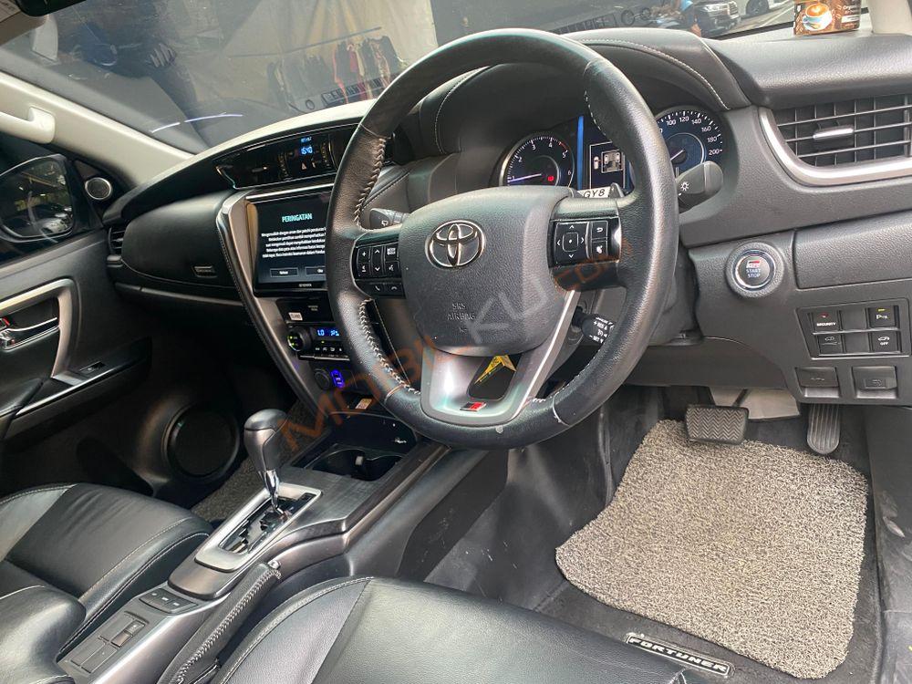 Mobil Toyota Fortuner 2022