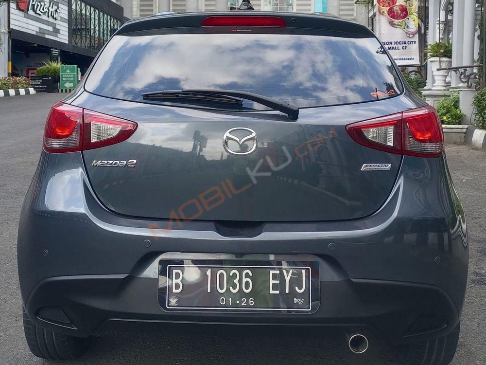 Mobil Mazda 2 Hatchback 2015