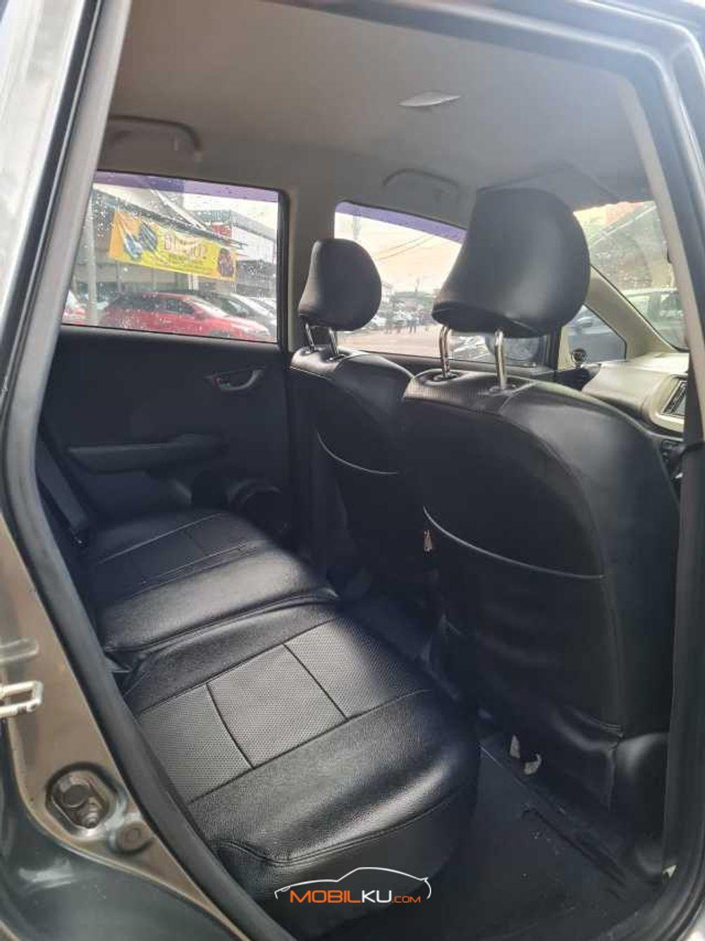 Mobil Honda Jazz 2012