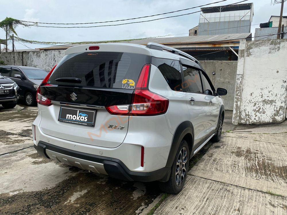 Mobil Suzuki XL7 2020