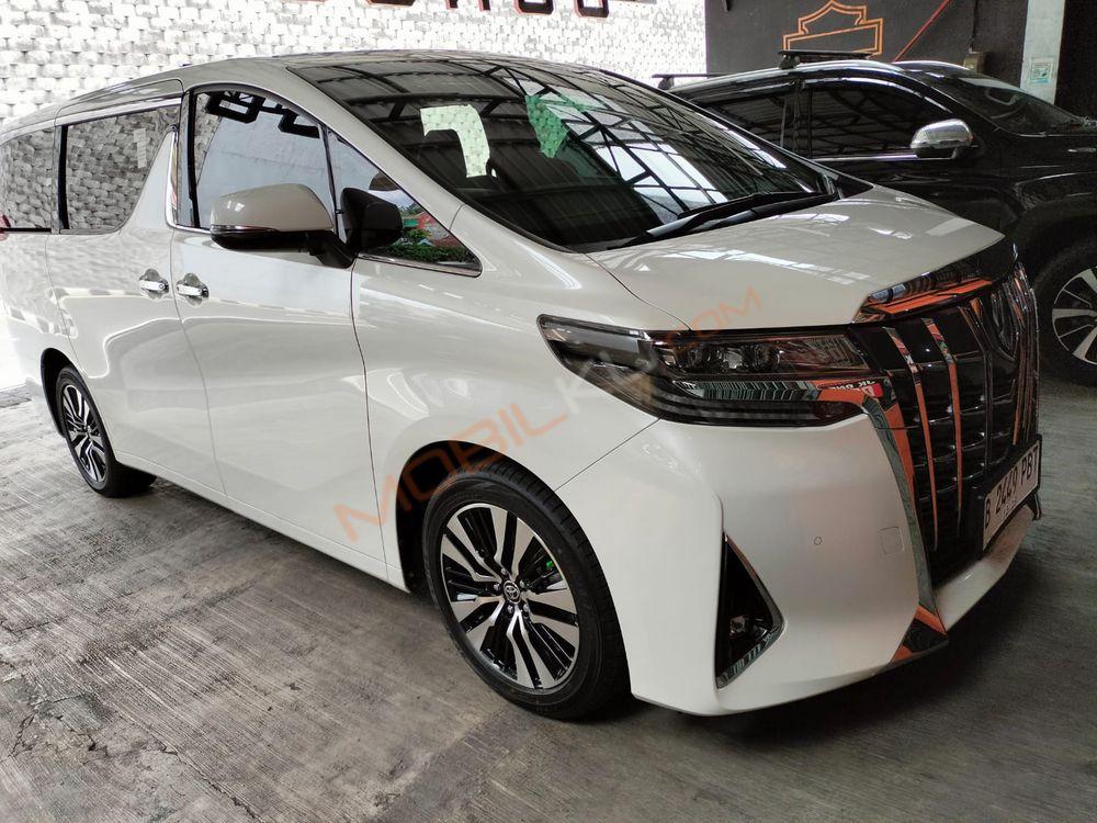 Mobil Toyota Alphard 2019
