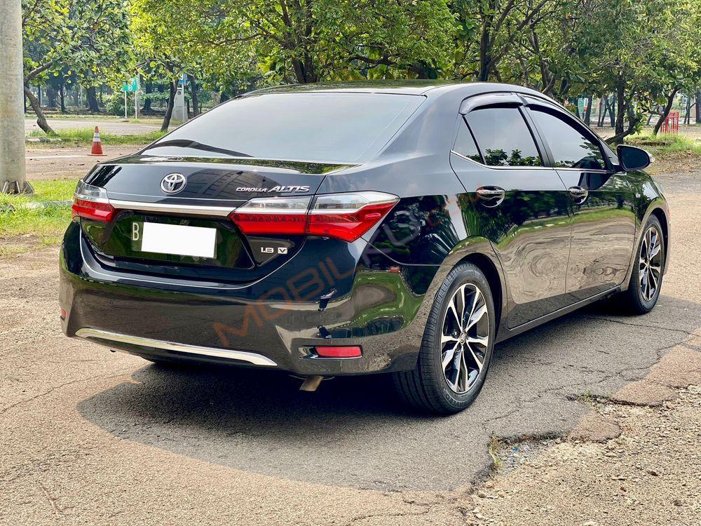 Mobil Toyota Corolla 2018