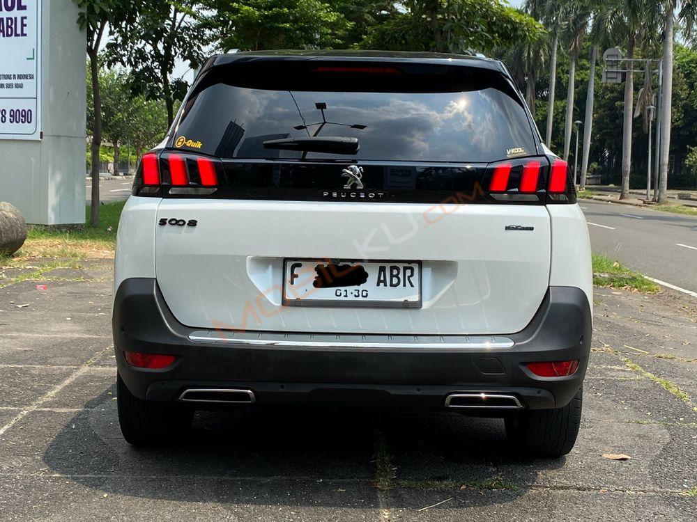 Mobil Peugeot 5008 2019