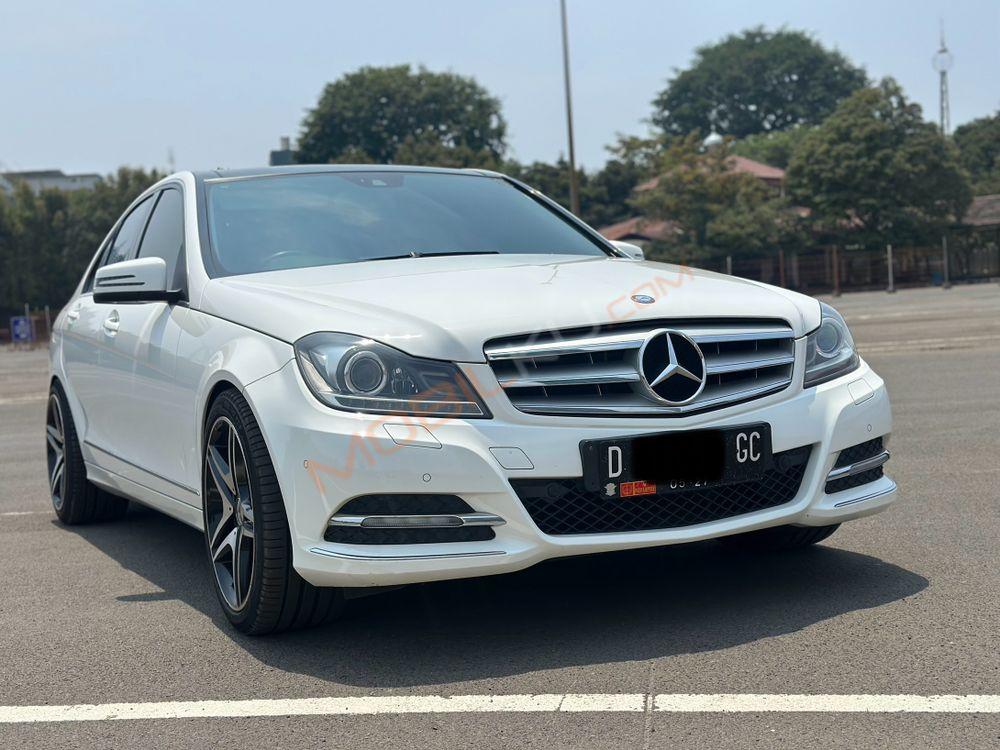 Mobil Mercedes-Benz C-Class 2013