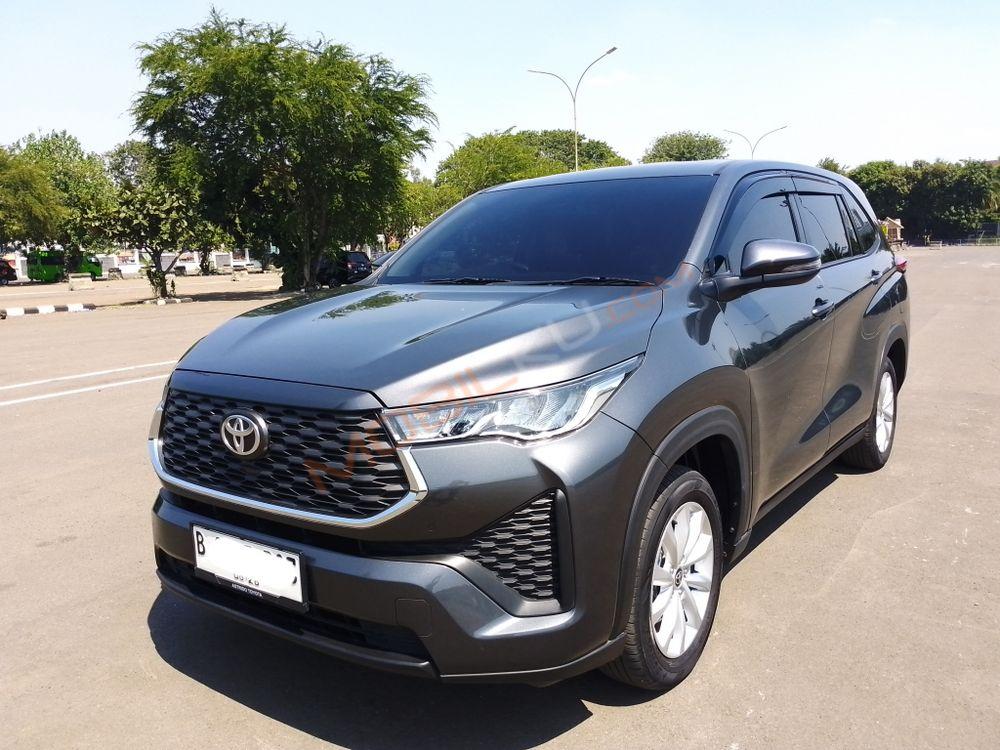 Mobil Toyota Kijang Innova Zenix 2023