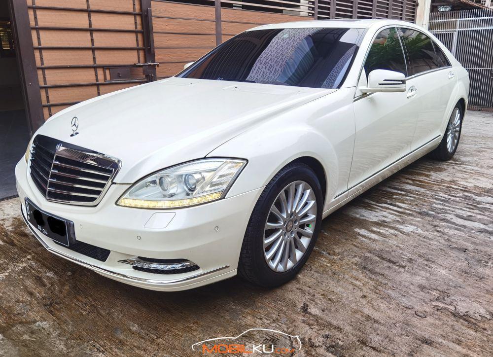 Mobil Mercedes-Benz S-Class 2012