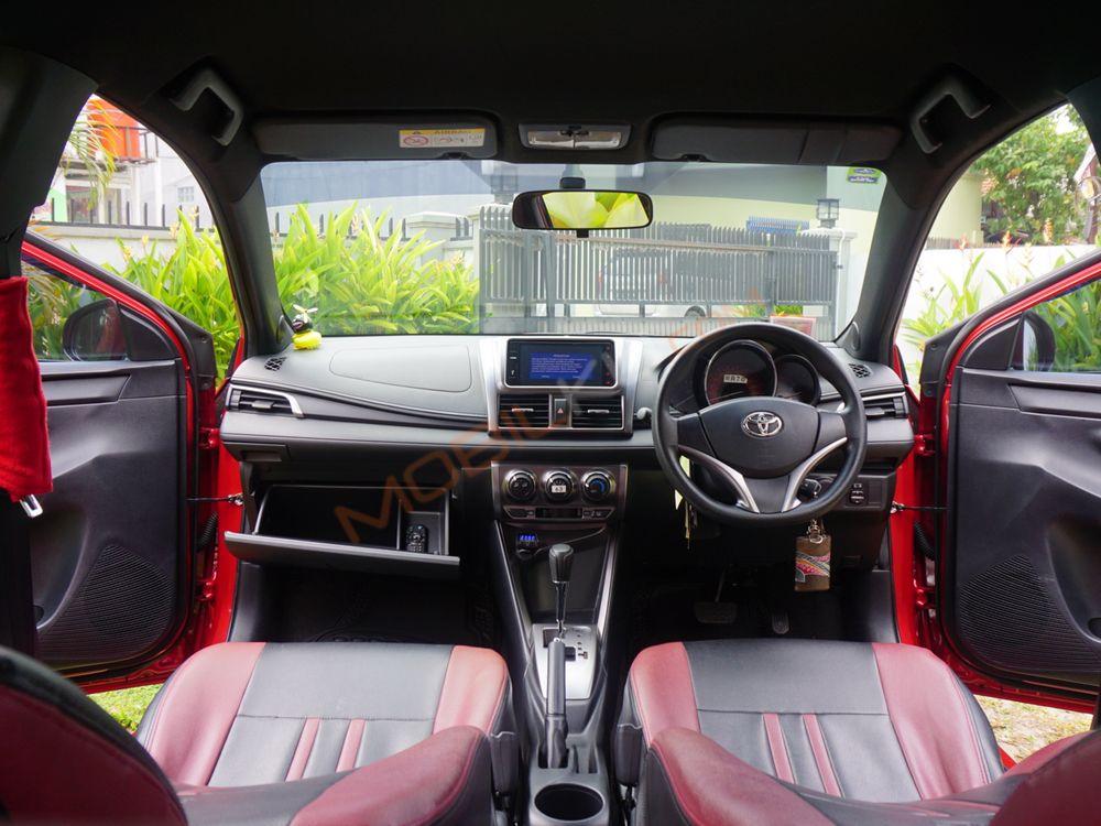 Mobil Toyota Yaris 2016