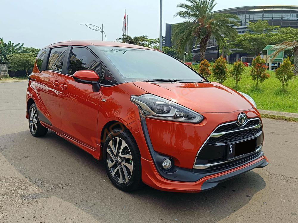 Mobil Toyota Sienta 2017