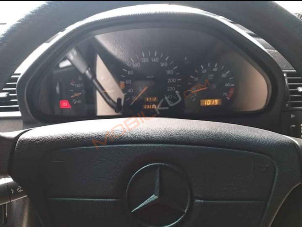 Mobil Mercedes-Benz C-Class 1997