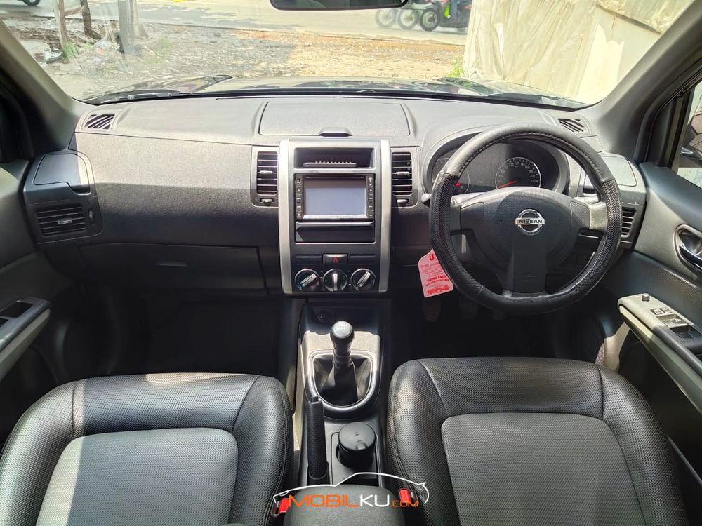 Mobil Nissan X-Trail 2013