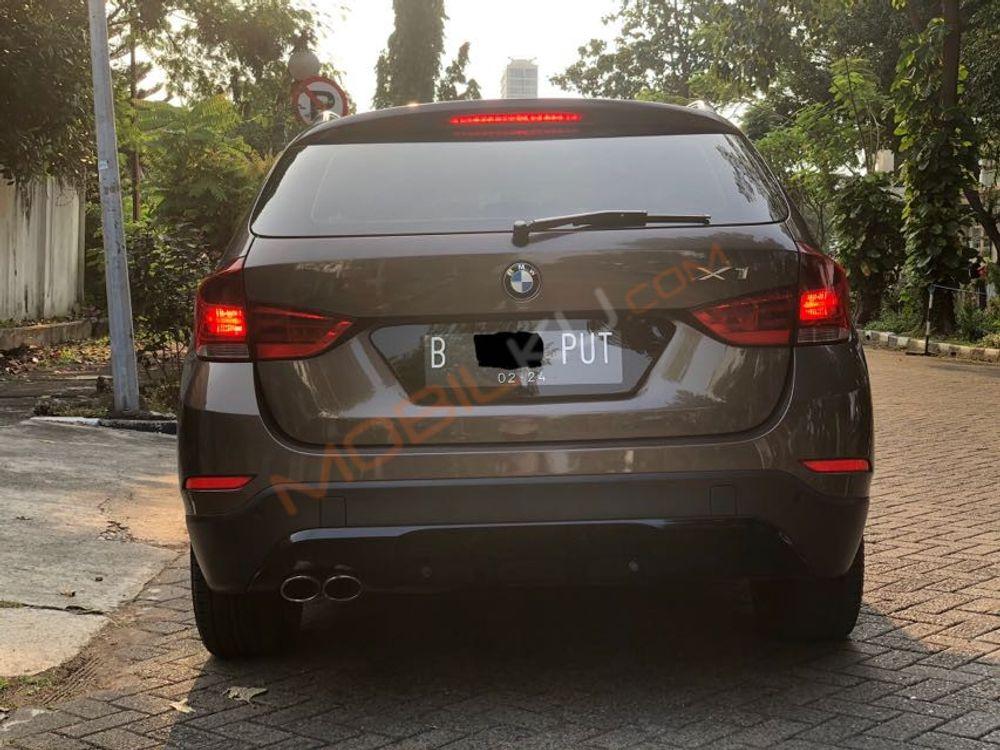 Mobil BMW X1 2013