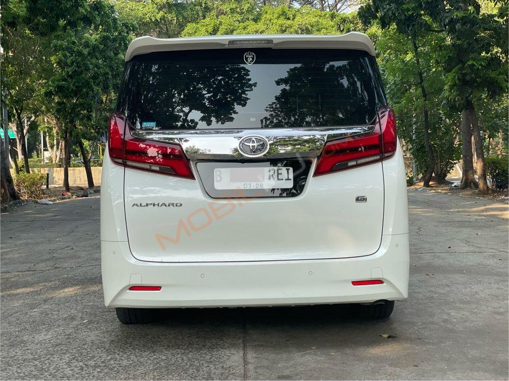 Mobil Toyota Alphard 2020