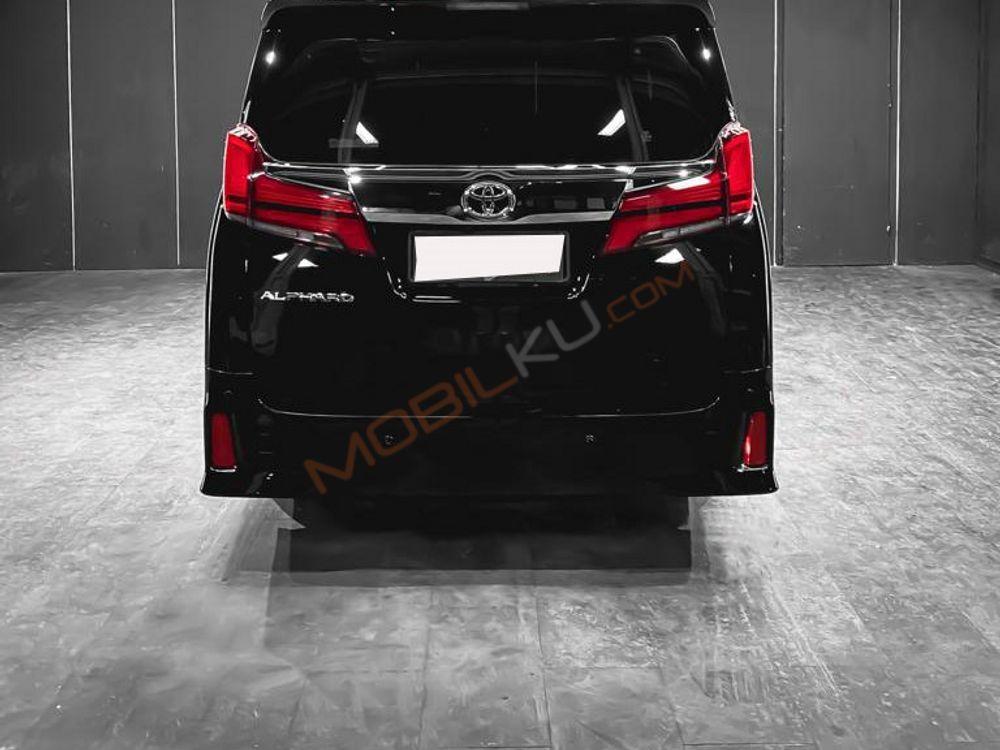 Mobil Toyota Alphard 2018