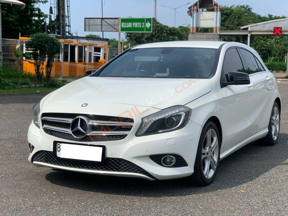 Mobil Mercedes-Benz A-Class 2013