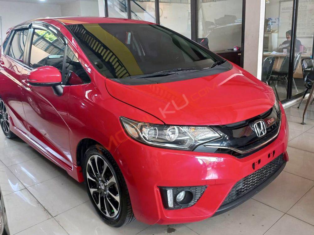 Mobil Honda Jazz 2016