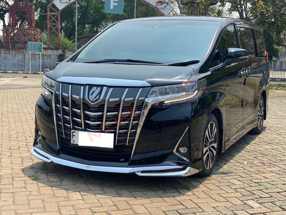 Mobil Toyota Alphard 2023
