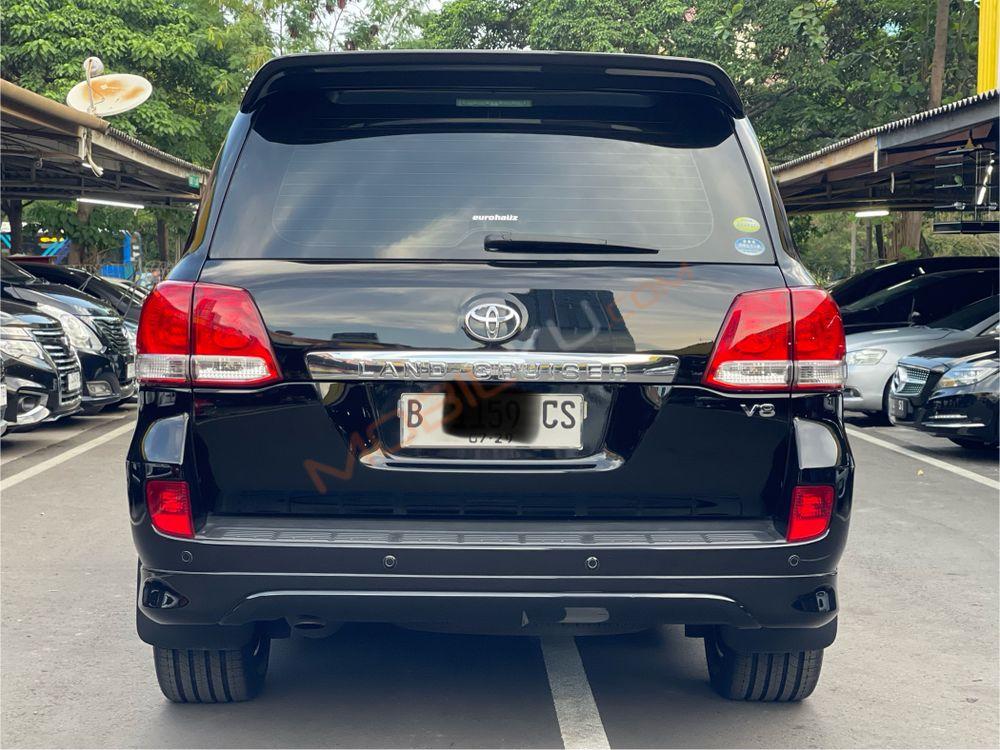 Mobil Toyota Land Cruiser 2008