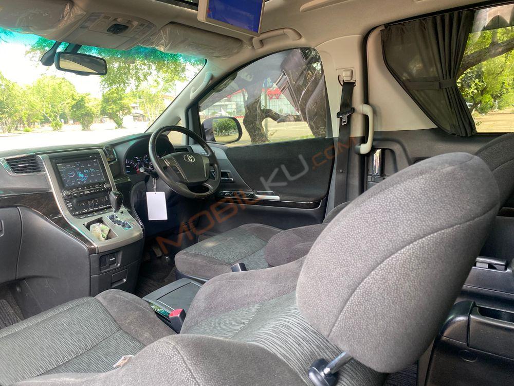 Mobil Toyota Alphard 2014