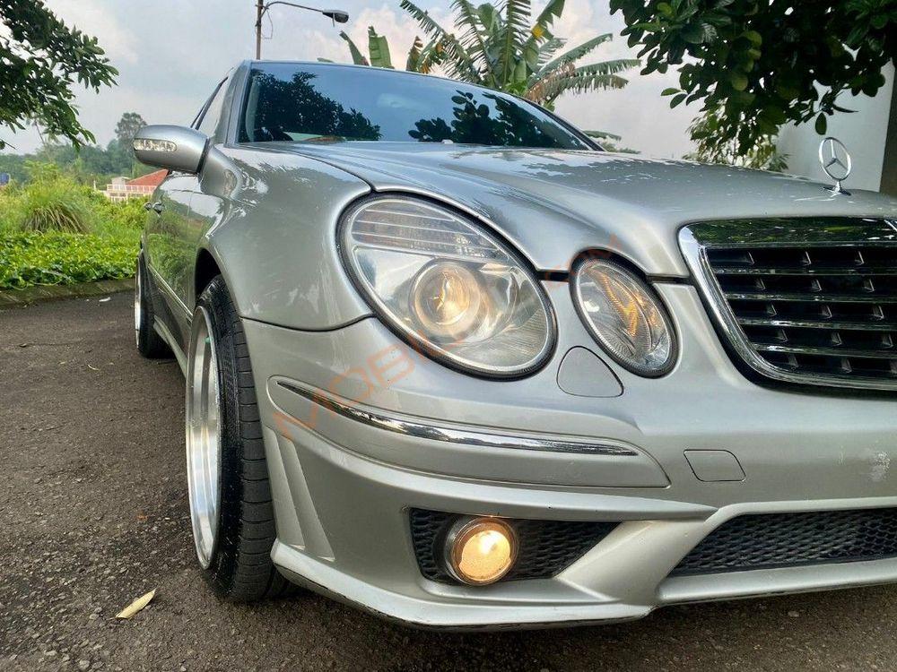 Mobil Mercedes-Benz E-Class 2002