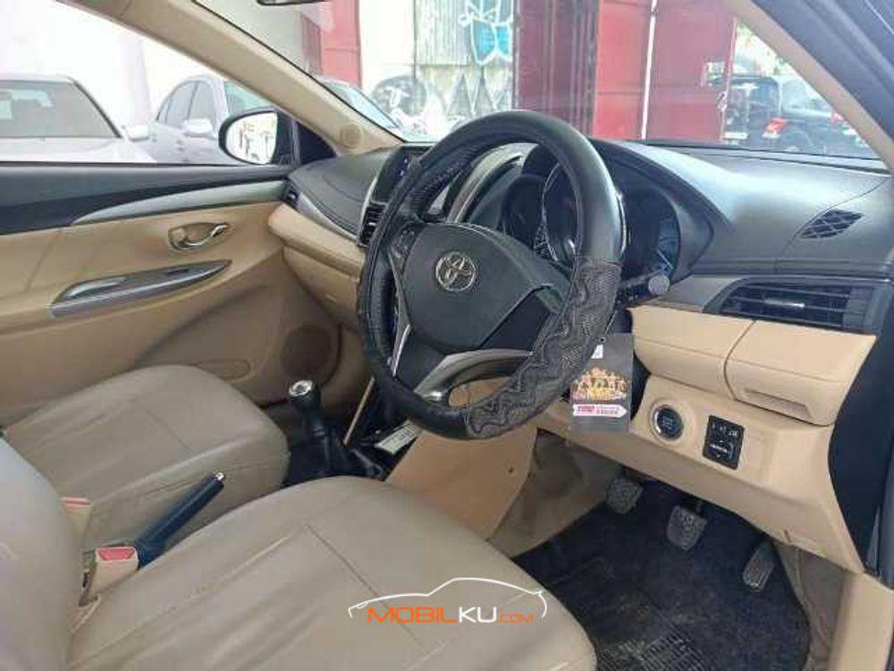 Mobil Toyota Vios 2014