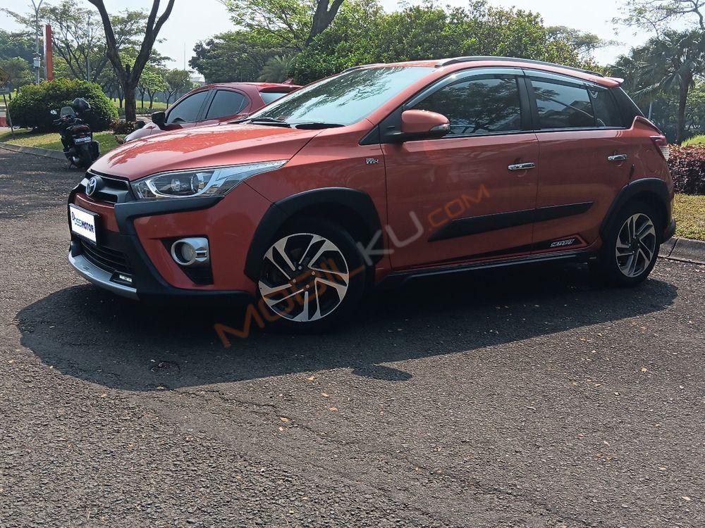 Mobil Toyota Yaris 2017