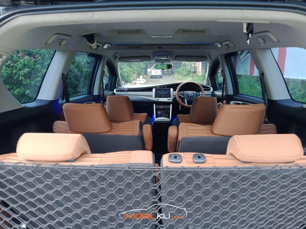 Mobil Toyota Kijang Innova 2017